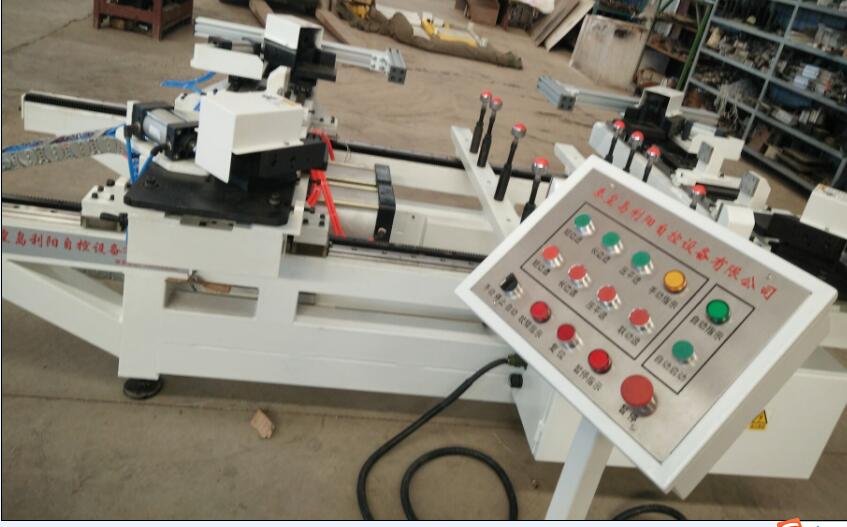 ZKP-1太阳能电池板组框机 1541561392584662.jpg