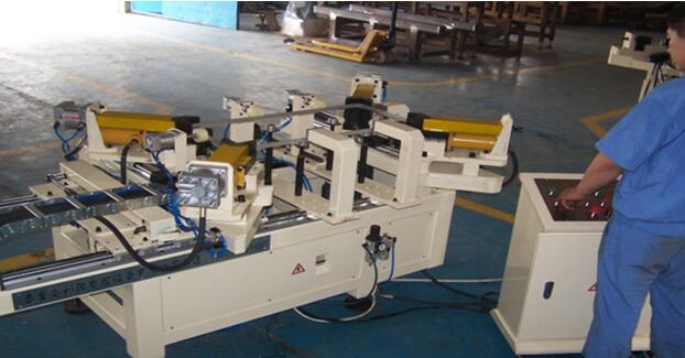 ZK-4太阳能电池板组框机 1541575423377092.jpg